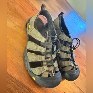 Keen Newport waterproof sandals, men’s size 11